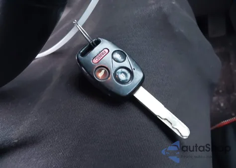 2015 Honda Pilot Lx z USA, uszkodzony, nr VIN 5FNYF4H29FB010213